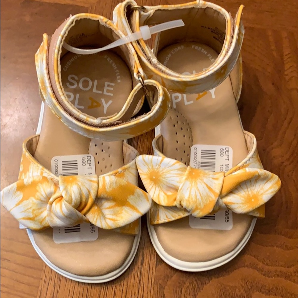 NWT-Girls Sole Play SP-Cace Bow Sandals